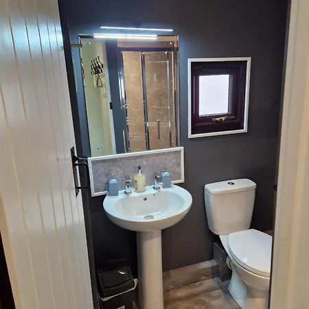 The Cedars Villa Redruth Room photo