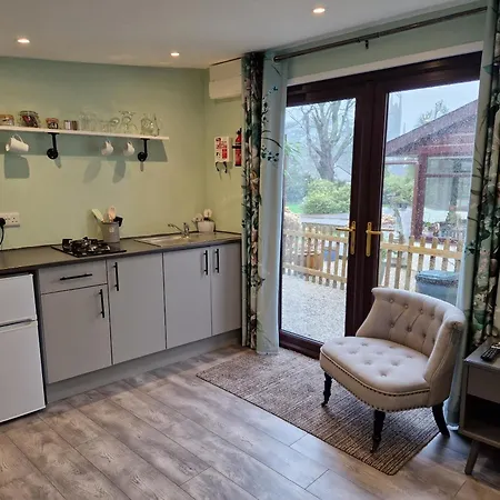 The Cedars Villa Redruth Room photo
